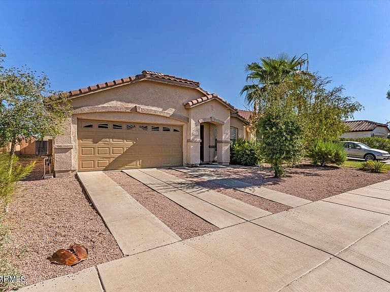 218 E MILADA Drive photo 1