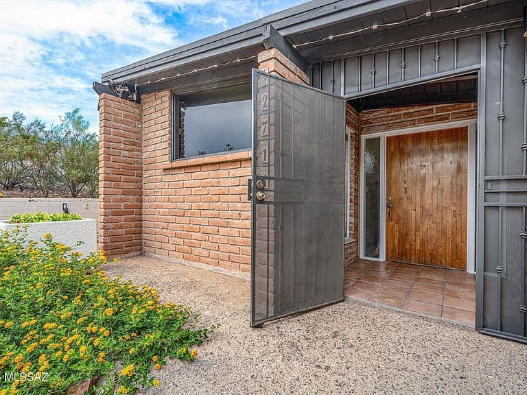 2711 N Kiva Pl photo 3