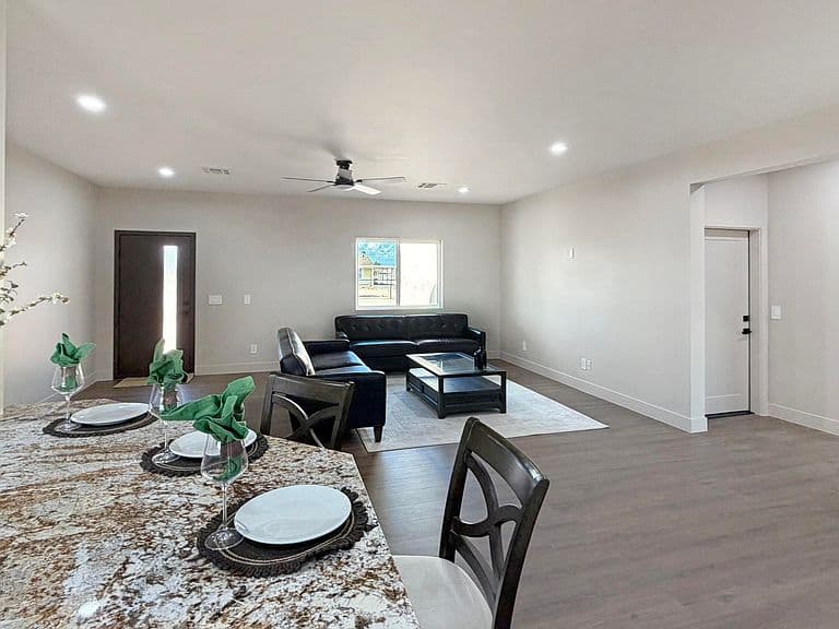 36637 W HADLEY Street photo 3