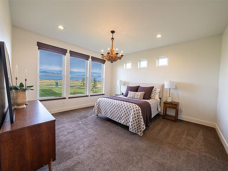135 Equestrian Ln photo 5