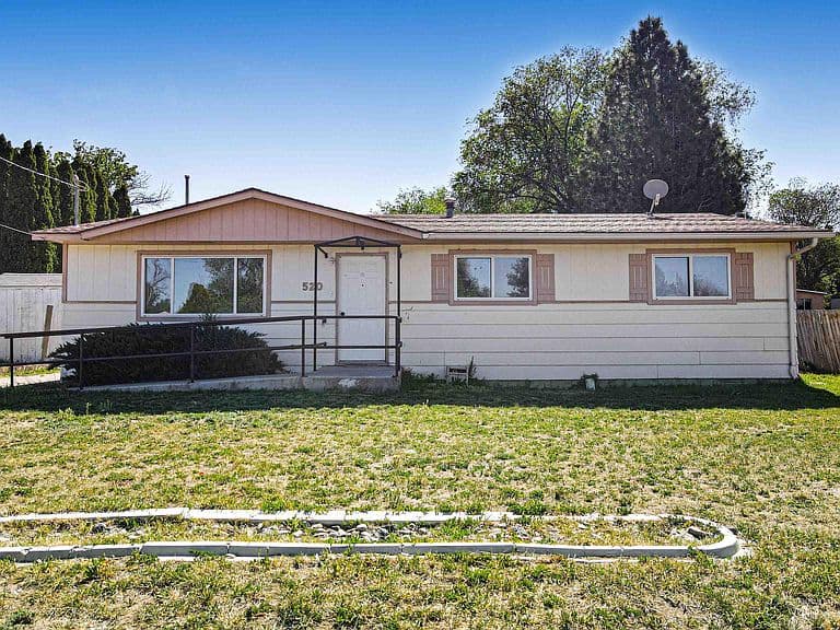 520 N Birch St photo 3