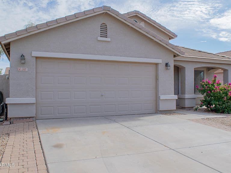 1537 E ALBA Drive photo 3