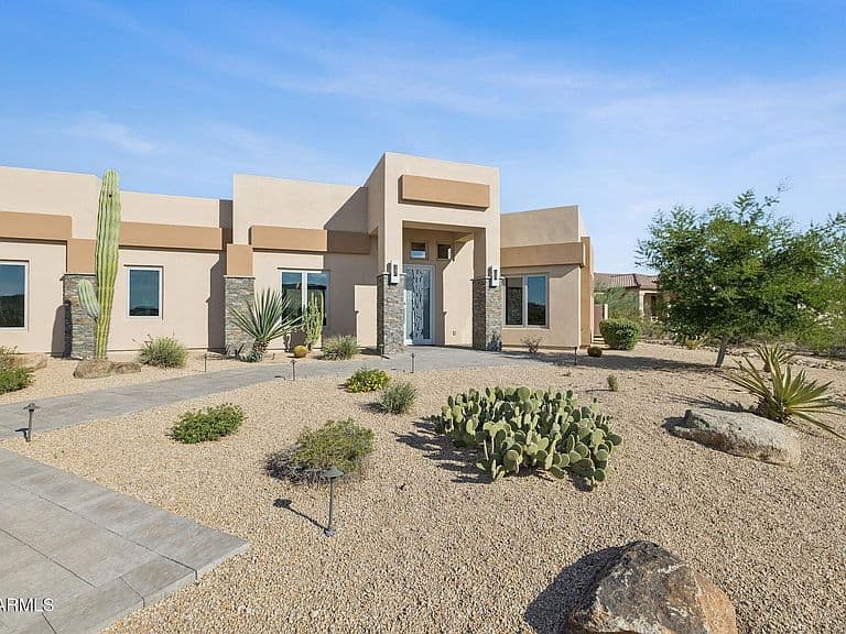 8827 S SANTA ELIZABETH Drive photo 5