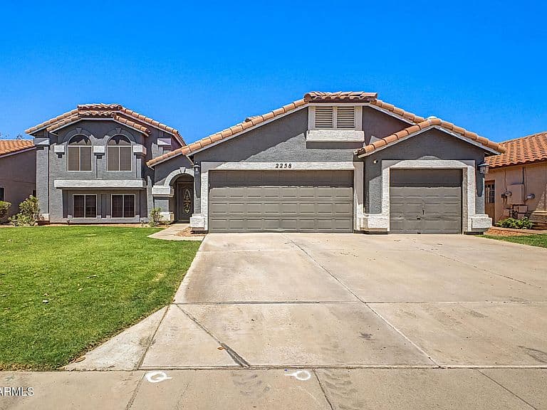 2258 E SANTA CRUZ Drive photo 2