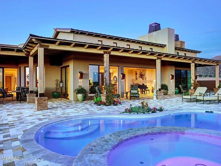 6167 W Seven Saguaros Cir photo 1