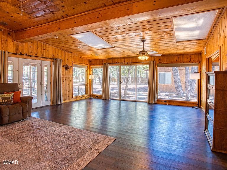 2699 Summer Dr photo 5