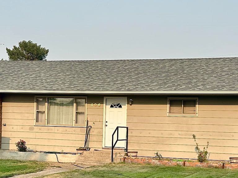 406 East Lane photo 1