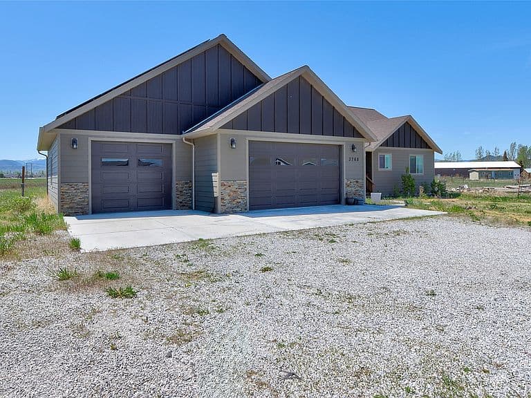 3768 Cupid Dr photo 1