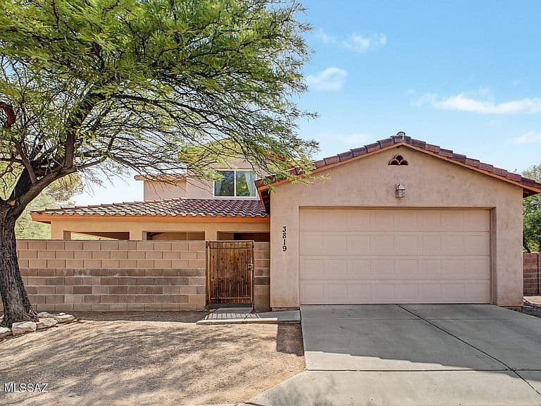 3819 N Look Backridge Pl photo 1