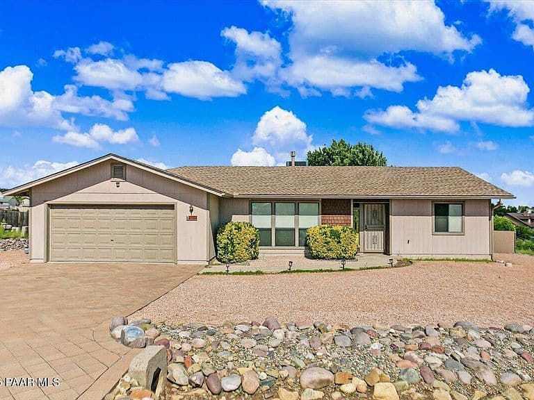4184 N Kearny Dr photo 1
