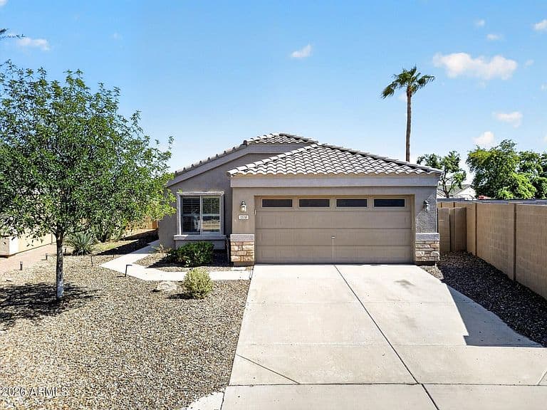 1108 E MADDISON Street photo 2