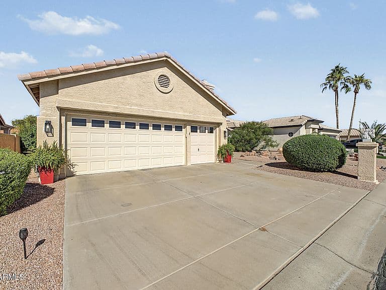 10624 E HALLEY Drive photo 3