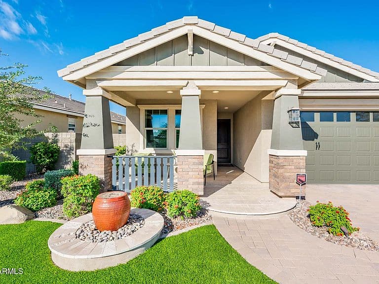 34812 N ARCADIA Drive photo 3