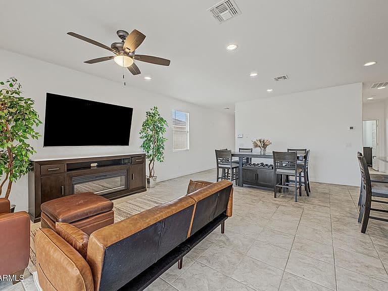 38080 W AMALFI Avenue photo 3