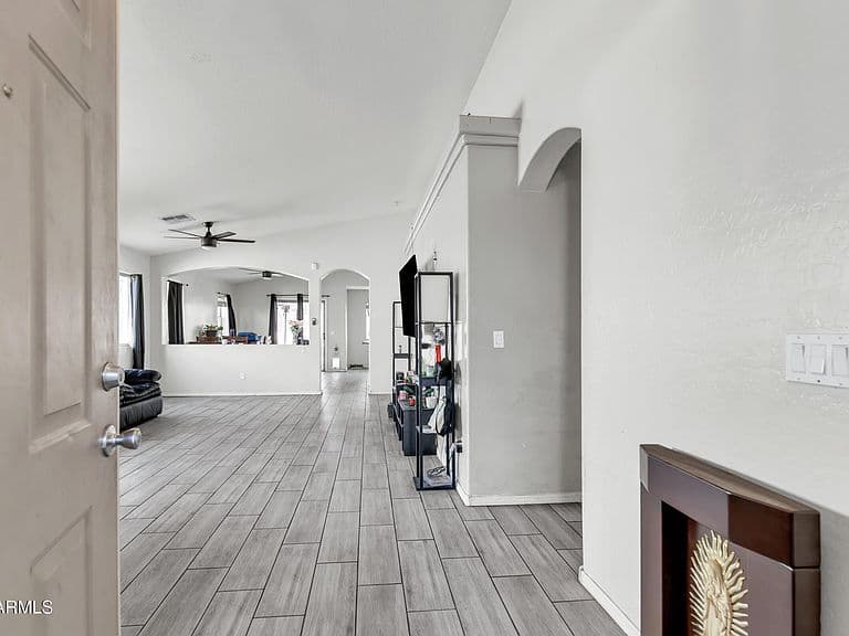 3233 W HUNTINGTON Drive photo 4