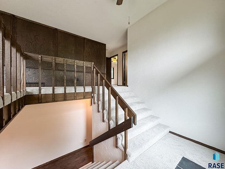 555 Danon Dr photo 5