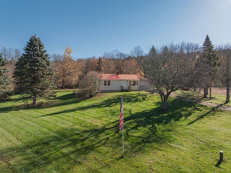 87 Woodway Drive photo 3