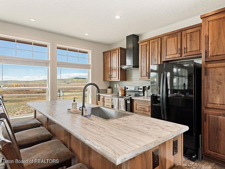 10 Terrace Dr photo 5