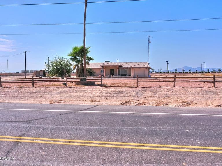 43983 W FARRELL Road photo 2