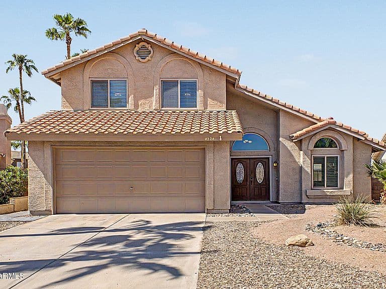 4224 E AMBERWOOD Drive photo 2