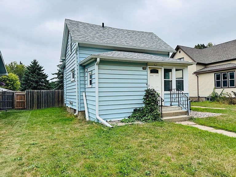 815 2nd St photo 2