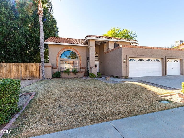 1231 E GRANDVIEW Street photo 3