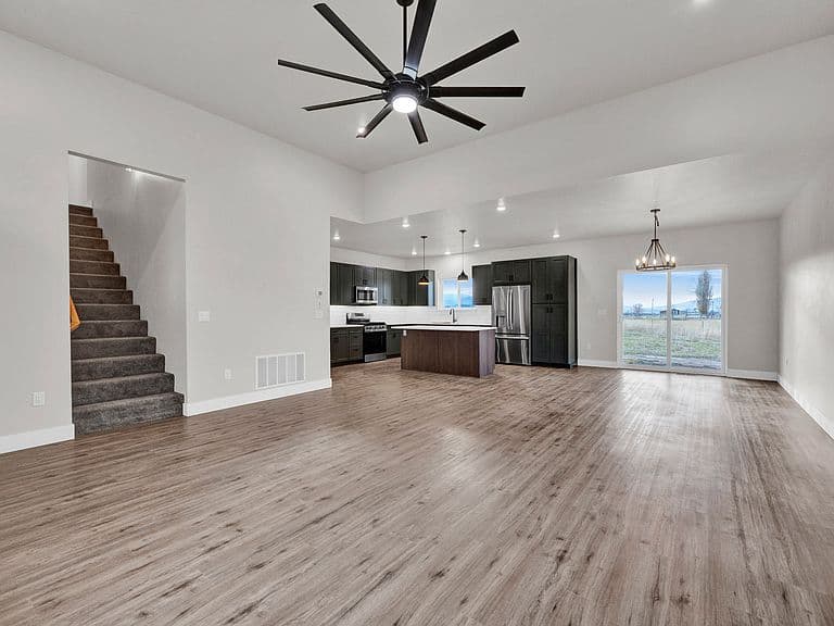 34660 Patrick Ln photo 2