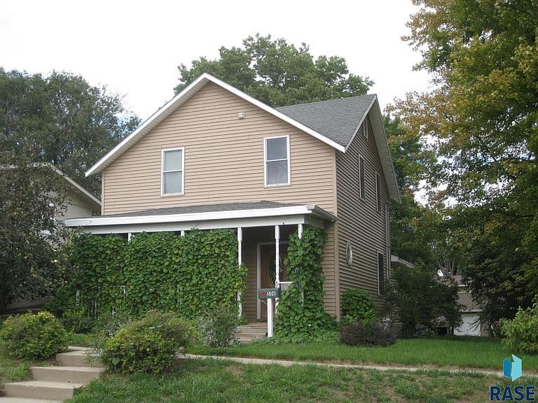 506 E 7th St photo 1