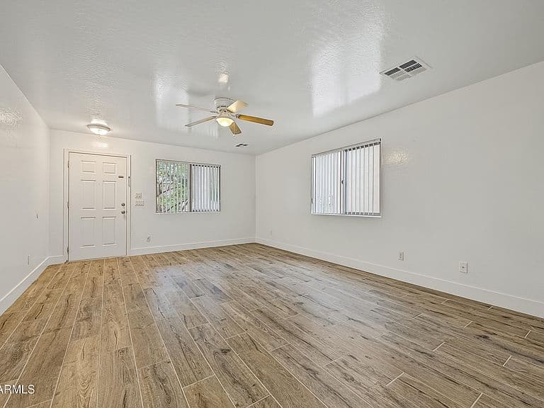 22040 W YAVAPAI Street photo 3
