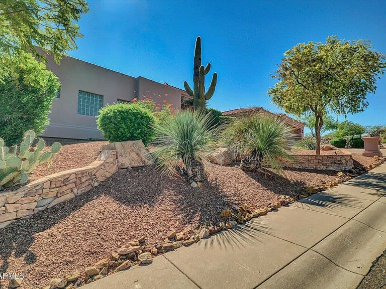 13615 N SUNSET Drive photo 4