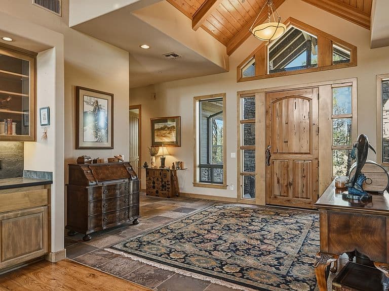 3101 E Mayfield photo 4