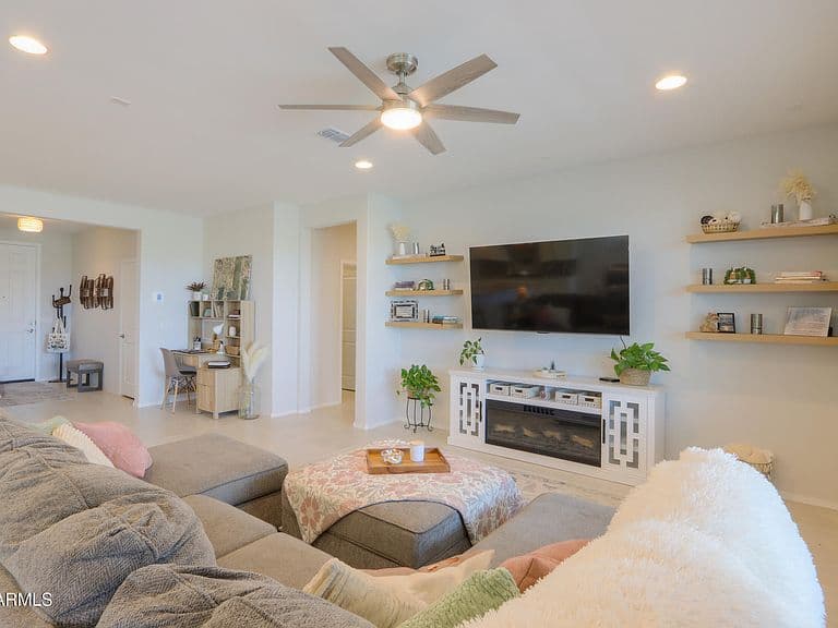 7902 W MEADOWLARK Way photo 5