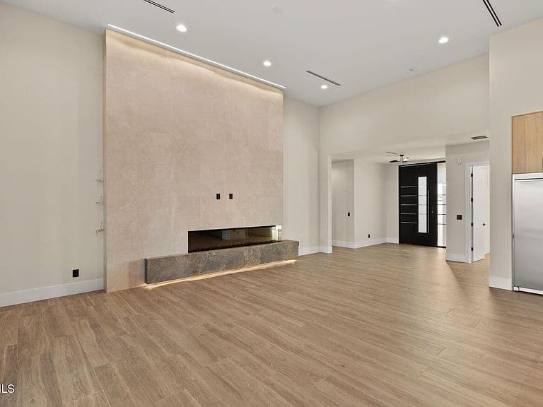 28091 N 157th St photo 3