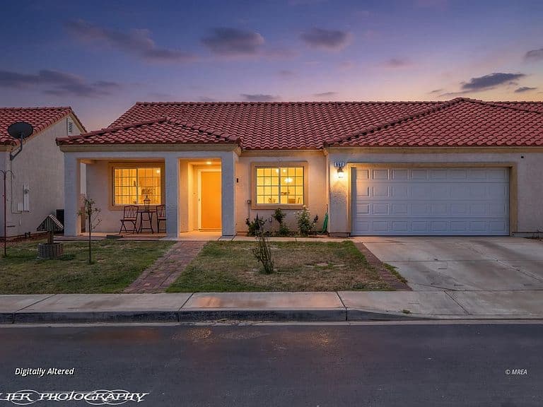 552 Duchess Ln photo 1