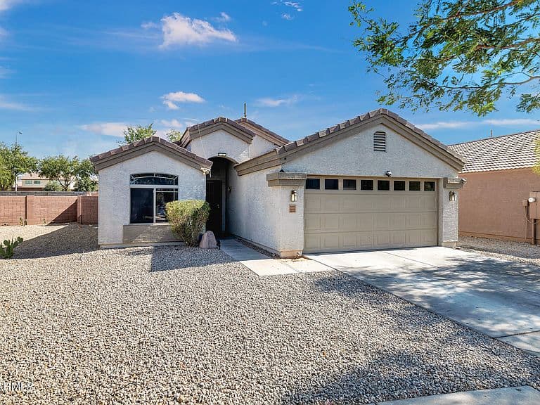 3233 W HUNTINGTON Drive photo 1