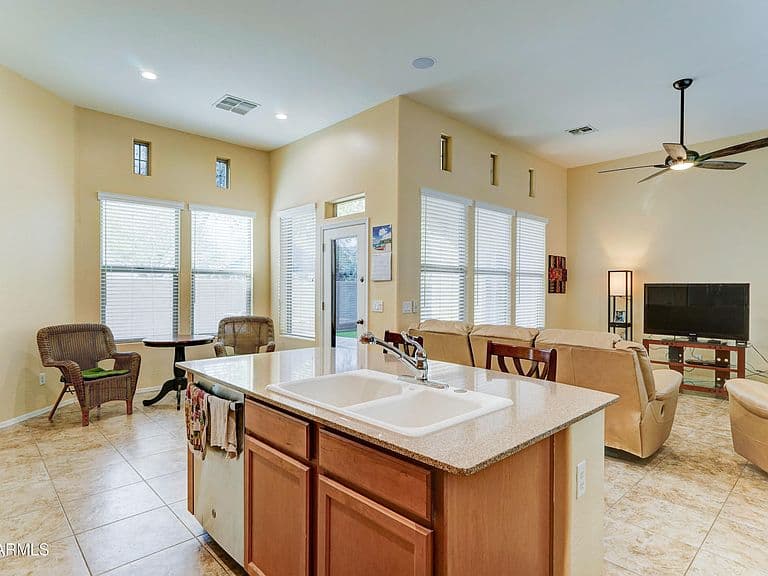 20930 W Sunrise Lane photo 4