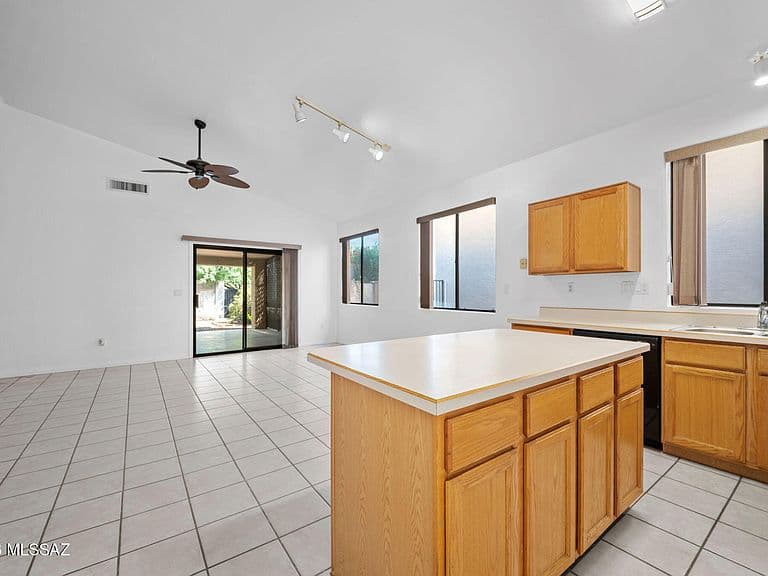 1236 W Crystal Palace Pl photo 5
