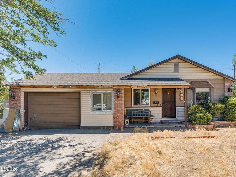 1370 Castle Way photo 1