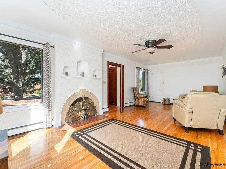 2917 Pioneer Ave photo 4