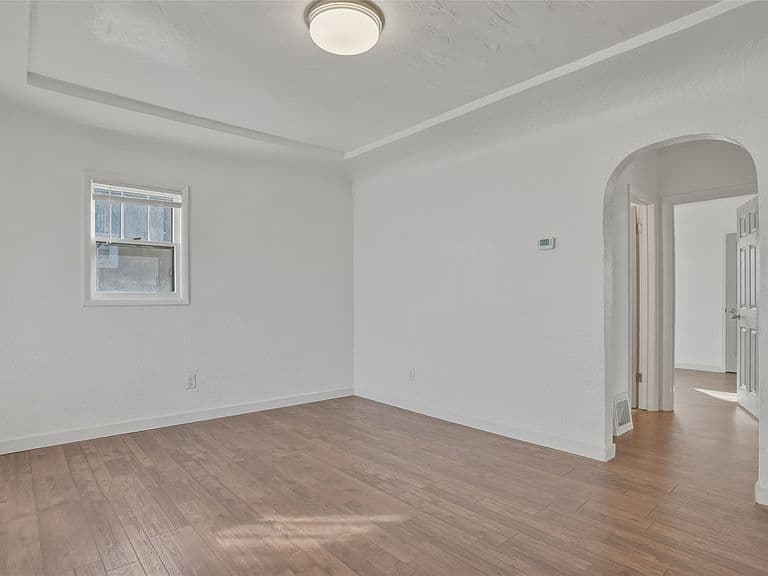 1529 Stoddard St photo 2