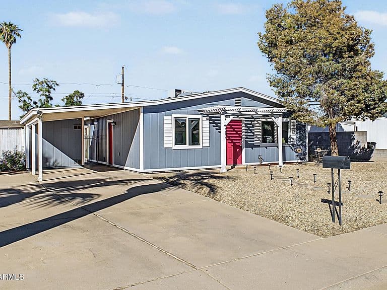 3314 E CLAIRE Drive photo 2
