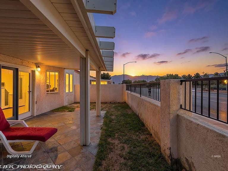 552 Duchess Ln photo 4