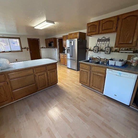 933 Zarelda St photo 5