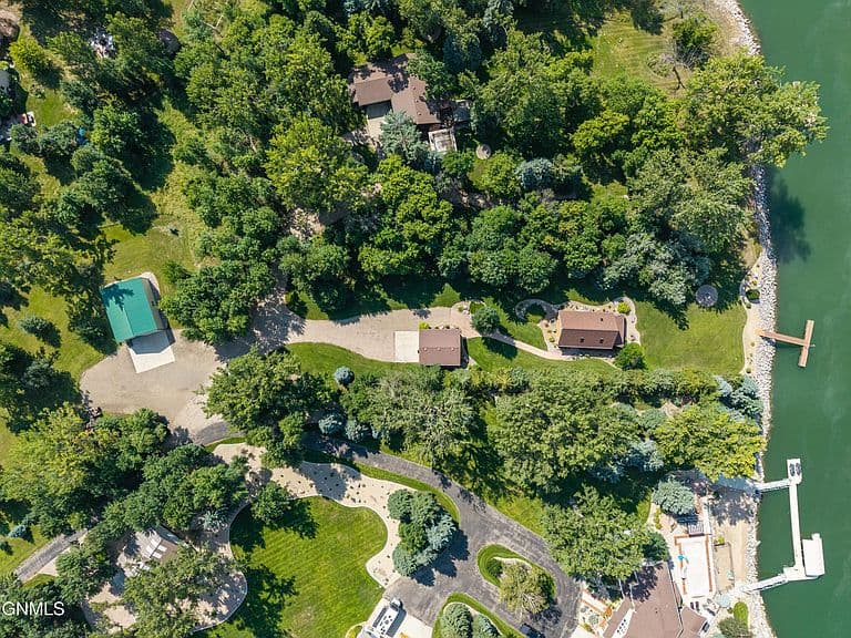 9424 Sibley Dr photo 5