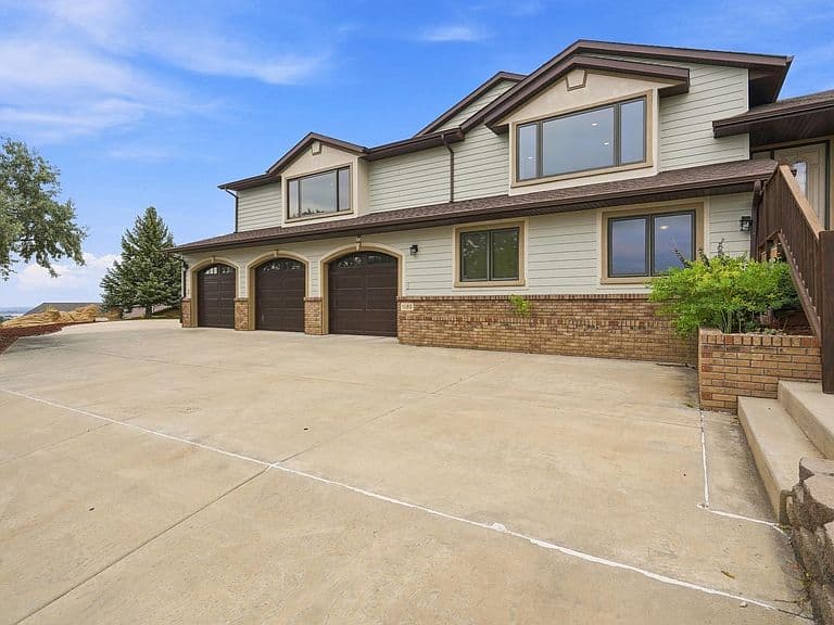 1183 Woodridge Dr photo 2