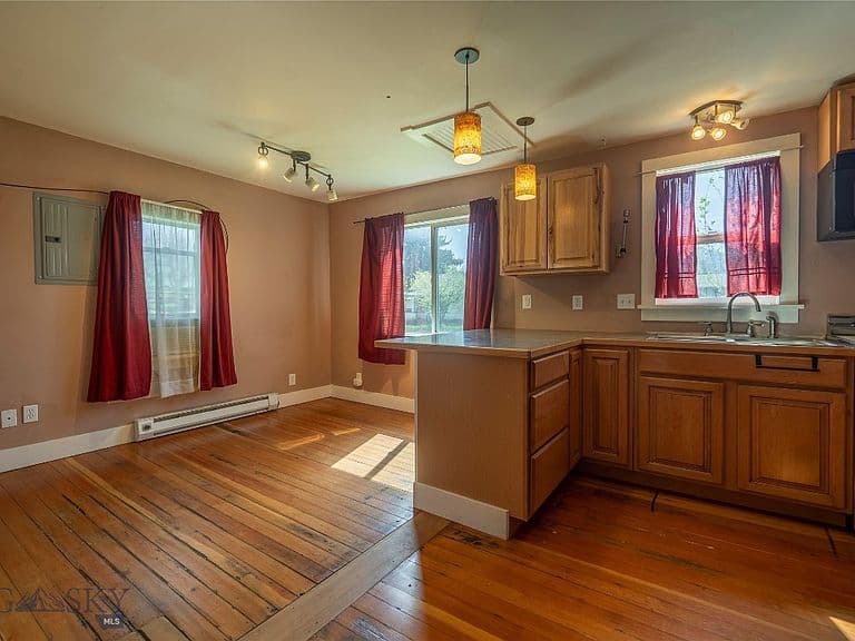 104 1/2 N K St photo 3