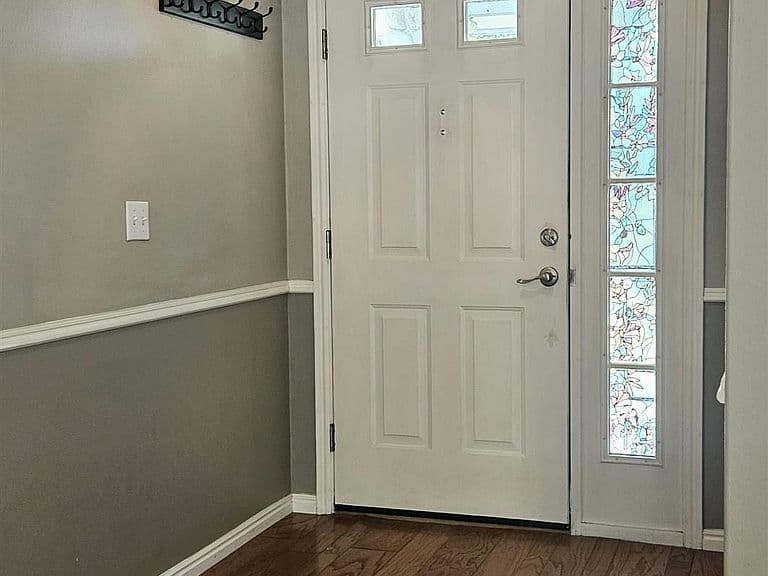1741 Pomerelle Dr photo 4