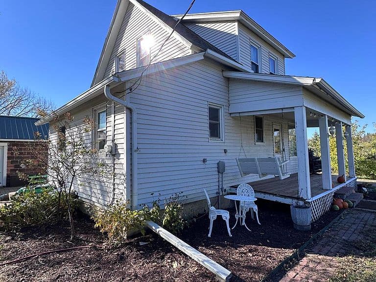 413 E Johnson Ave photo 5