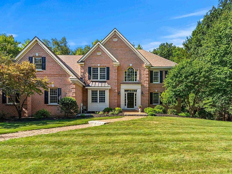 2 Rolling Woods Drive photo 4