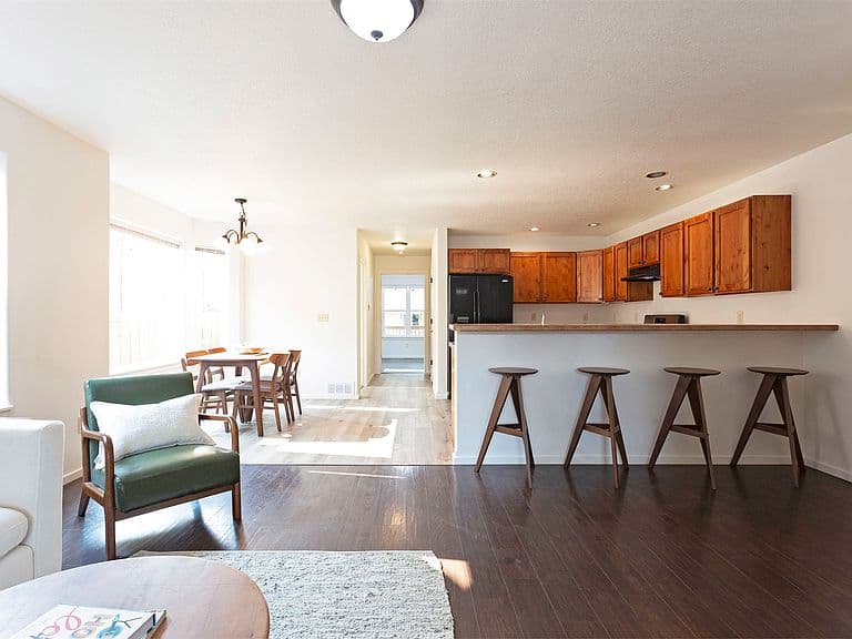 2233 Mount Ave #A photo 5